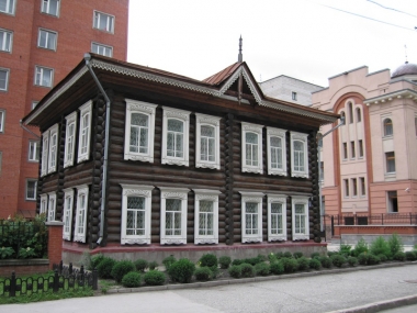 Дом Выходцева. Двухэтажное здание в центре Новосибирска, принадлежавшее Выходцеву Александру Фёдоровичу, было построено в 1911 году.