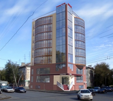 Здание гостиницы «Аванта».  2009 год. Здание имеет треугольную в плане форму с размерами в осях 23,20м х 23,20м расположенными под углом 60 градусов вдоль красных линий улиц Гоголя и Красина.