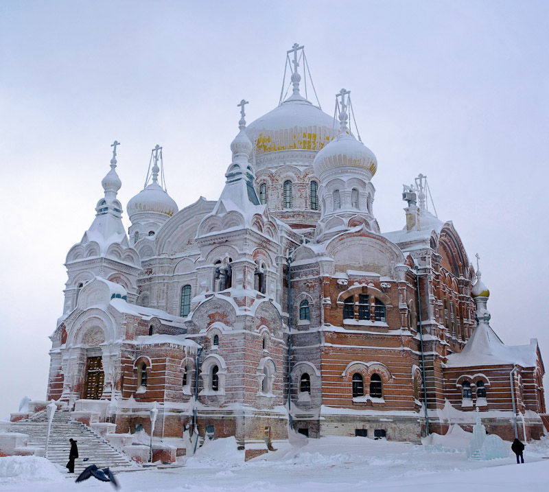 Ос зима. Белогорский монастырь Кунгур зима. Белогорский монастырь Пермский историч. Белогорье храм. Кунгурский монастырь Пермский край.